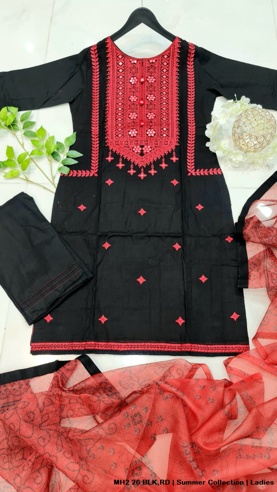 Cotton straight shirt MH2 26 - Pakistani women's casual outfit with digital print net shawl front view