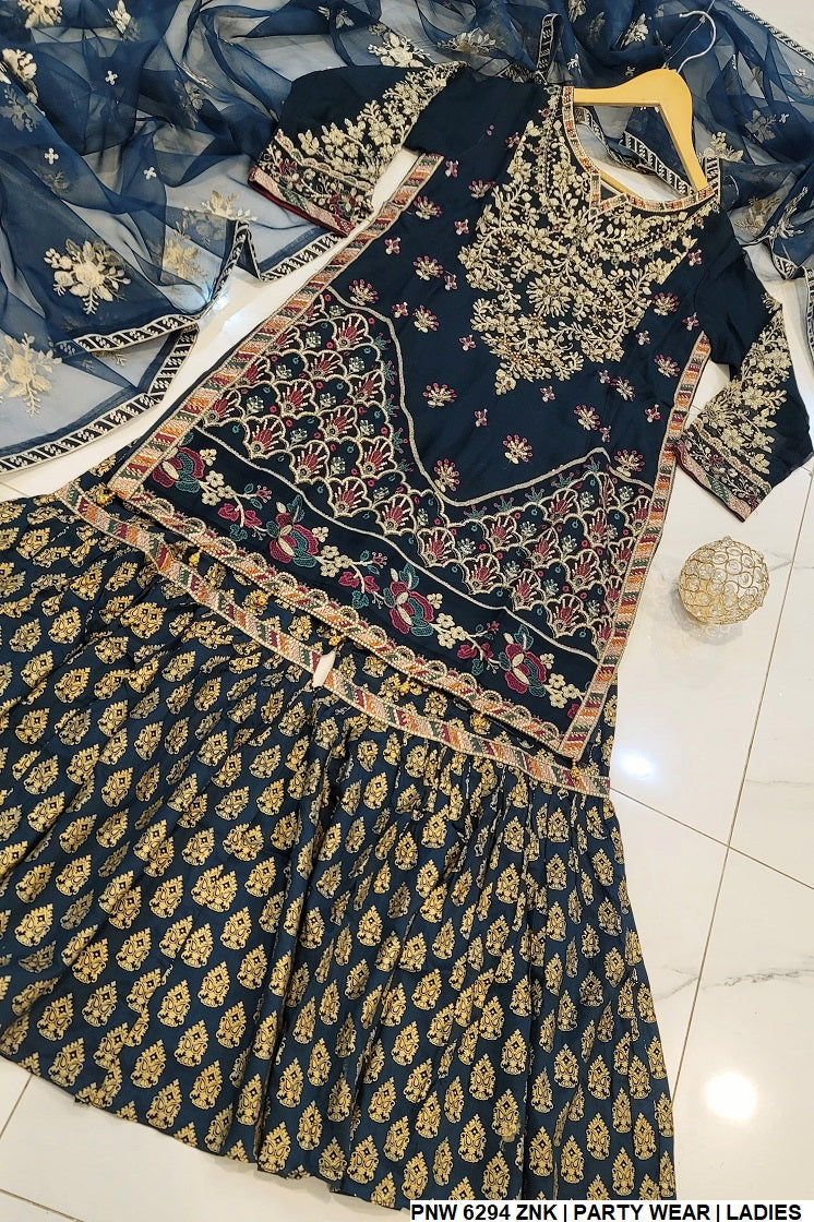 PNW 6294 Pakistani women's chiffon outfit with organza dupatta detail view
