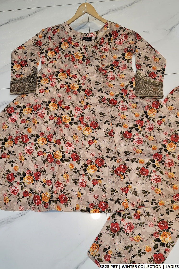 SG23 Pakistani women's linen angrakha outfit detail view