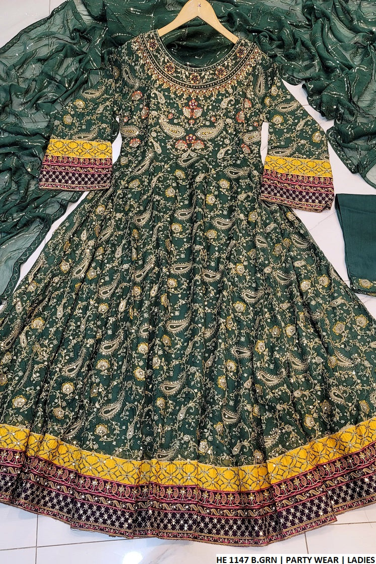 HE 1147 Pakistani women's chiffon full-flare formal frock detail view