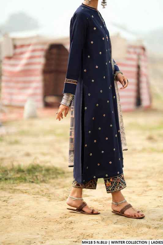 MH18 5 sulb khaddar Pakistani women's straight shirt winter outfit back view