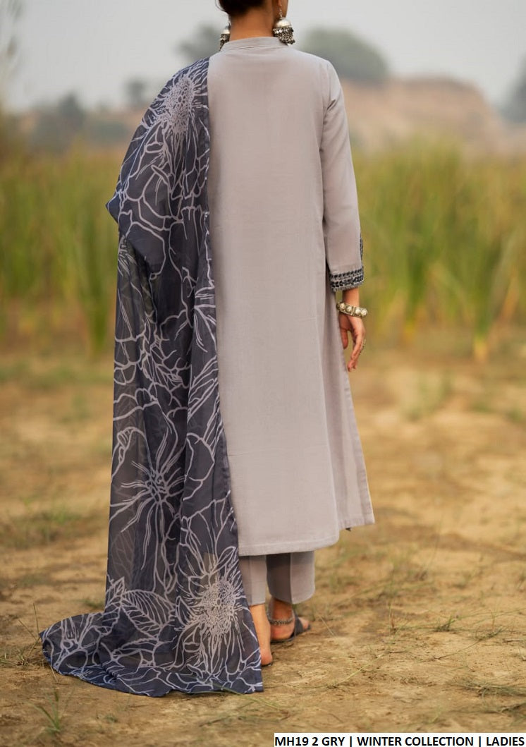 MH19 2 Pakistani women's sulb khaddar winter 3-piece suit detail view
