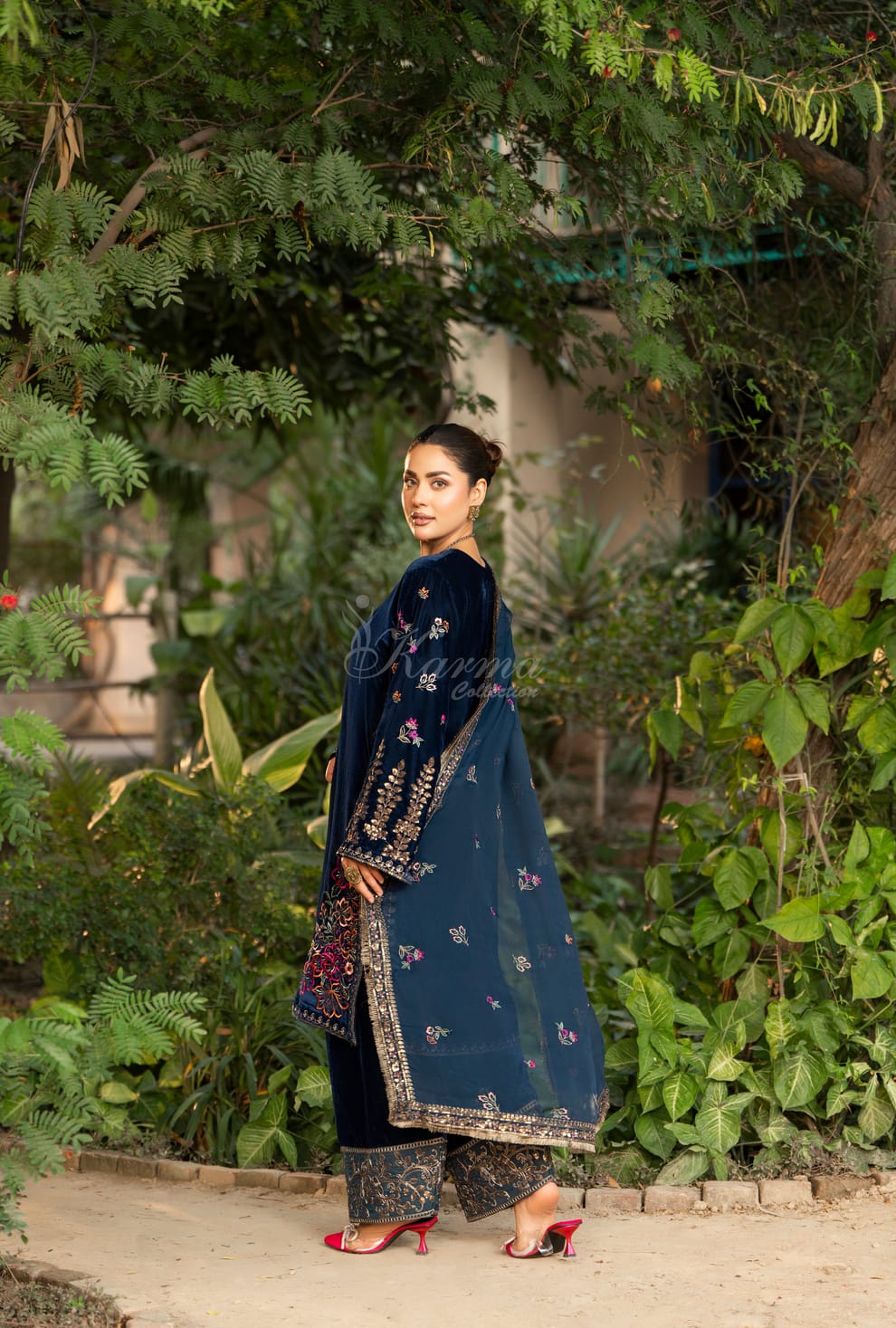 Pakistani women's zinc grey velvet long kaftan plazo full view