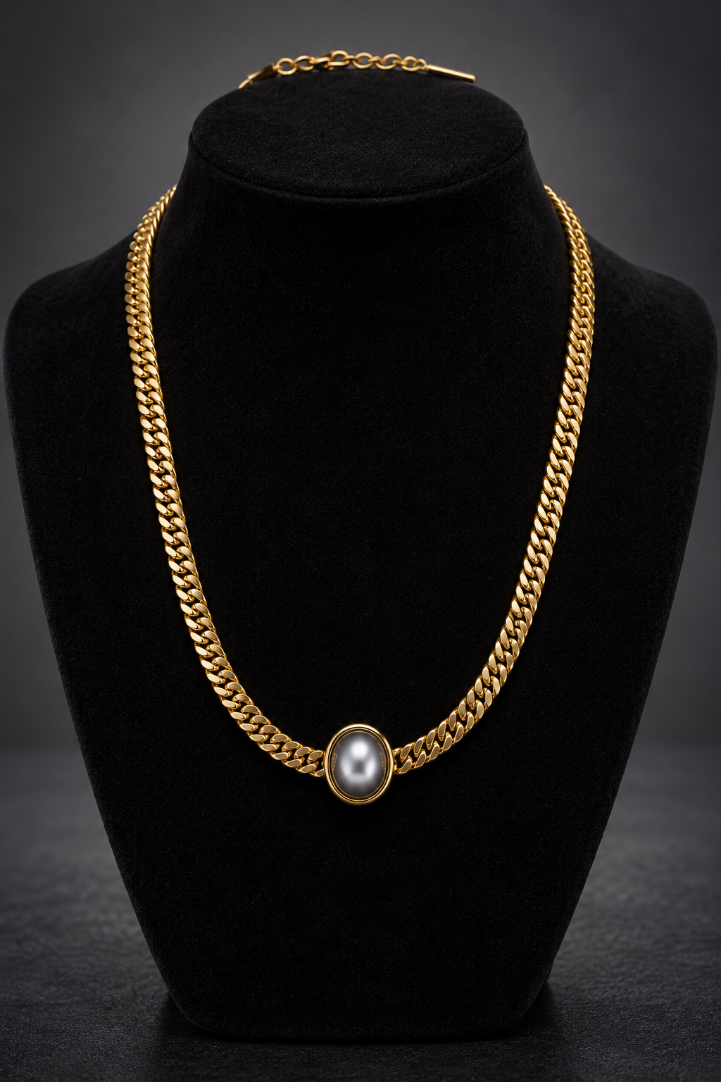 JW49 – Grey Pearl-Style Gold-Tone Chain Necklace
