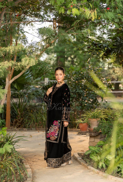 Pakistani women's black velvet long kaftan plazo detail view