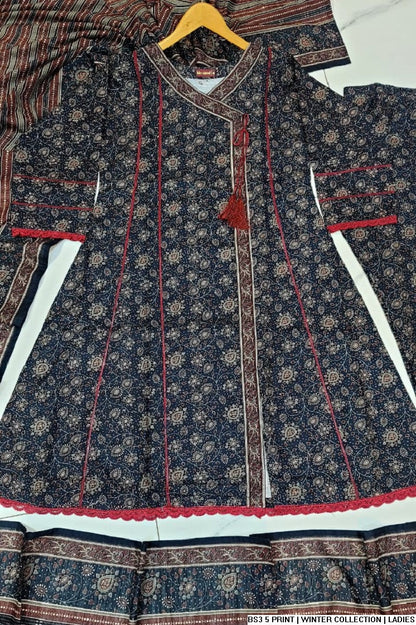 Pakistani women's lawn A-Line printed casual outfit detail view