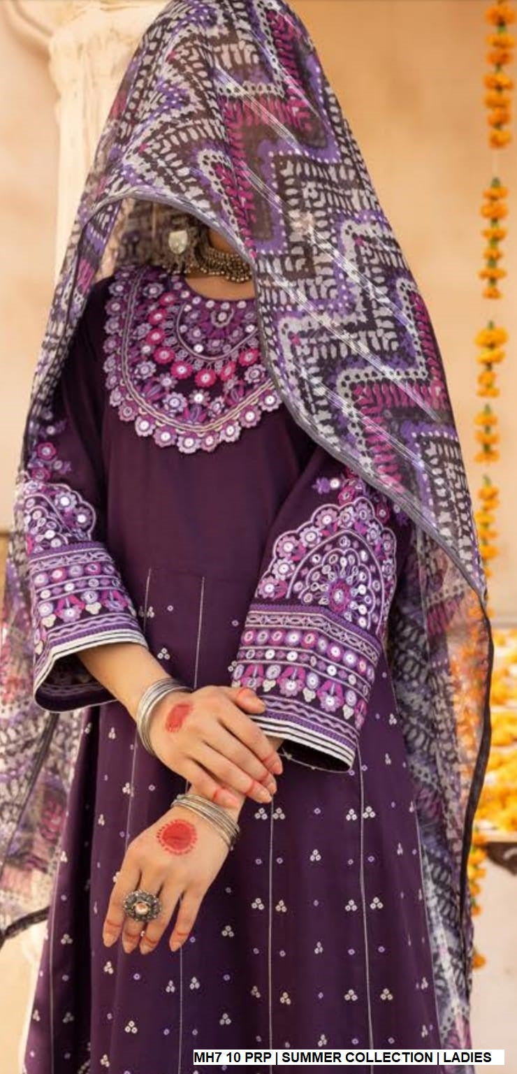 MH7 10 Pakistani women's cotton frock outfit detail view