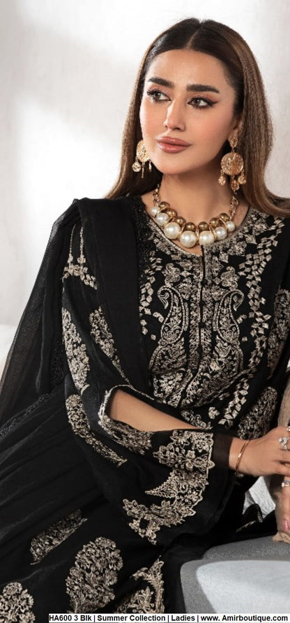Cotton straight shirt HC600 3 - Pakistani women's casual outfit with chiffon dupatta front view