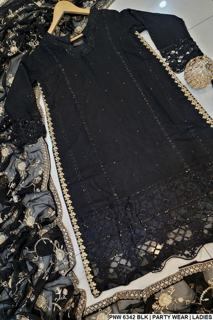 PNW 6342 Pakistani women's chiffon A-Line with chiffon dupatta detail view