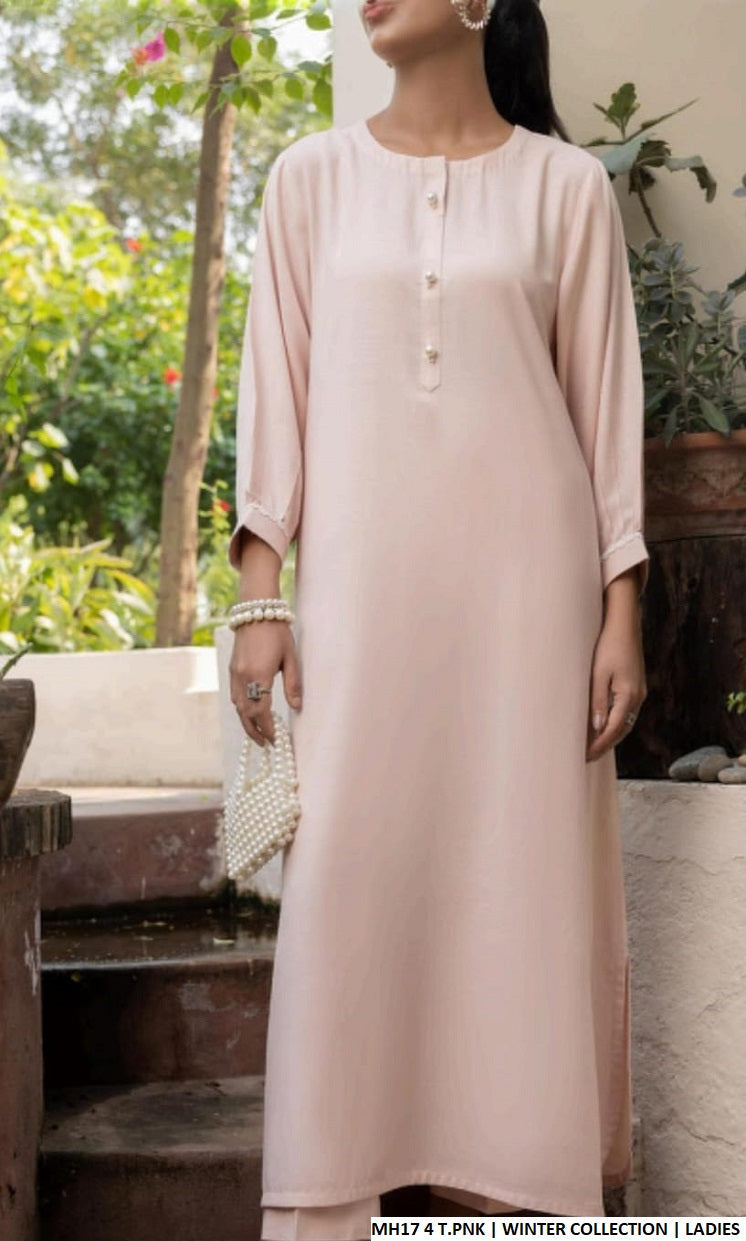 Dhanak A-Line gol daman shirt MH17 4 - Pakistani women's winter 3-piece suit with 2PC dupatta front view