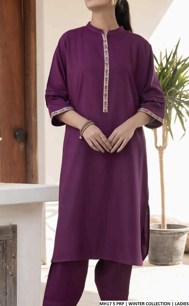 Dhanak gol daman shirt MH17 5 - Pakistani women's winter 3-piece suit with 2PC dupatta front view