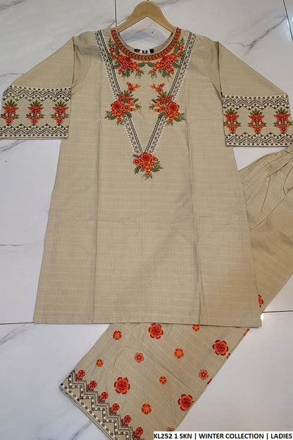 KL252 1 Pakistani women's winter cotton straight shirt with dupatta detail view