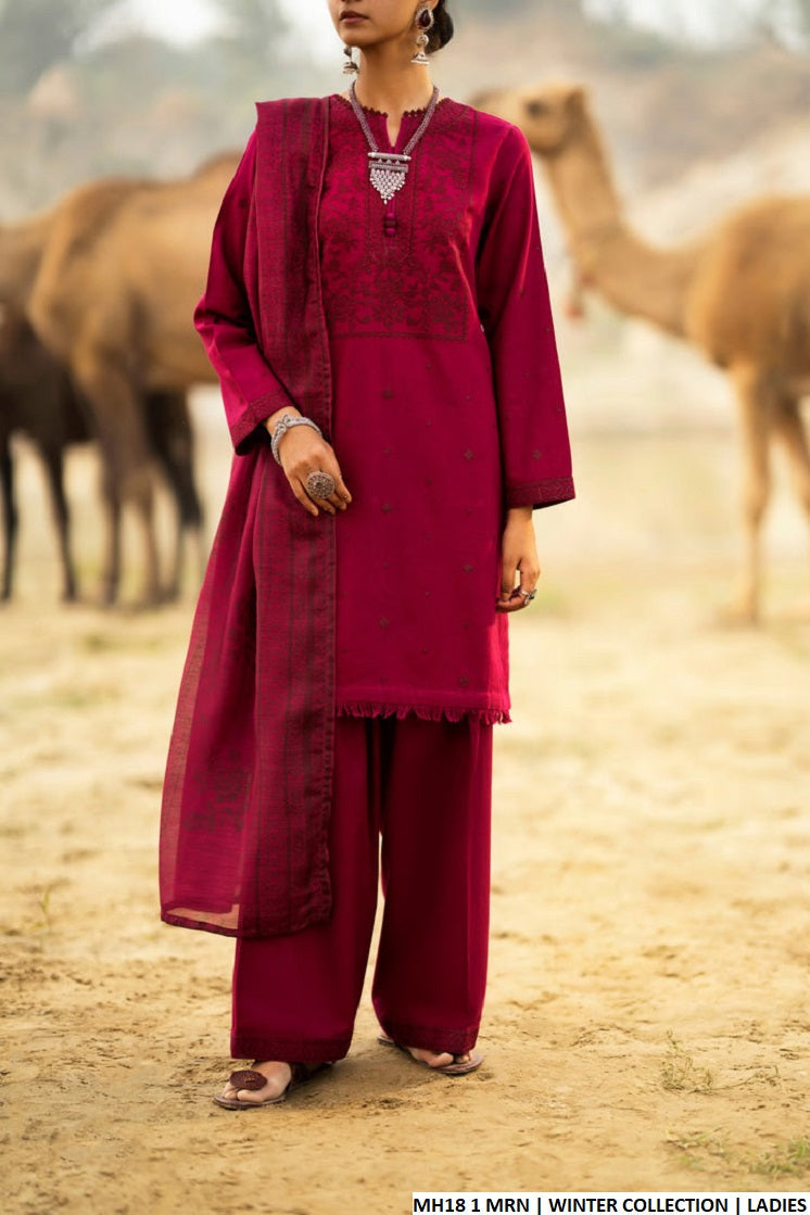 Sulb Khaddar straight shirt MH18 1 - Pakistani women's winter 3-piece suit with digital dupatta front view