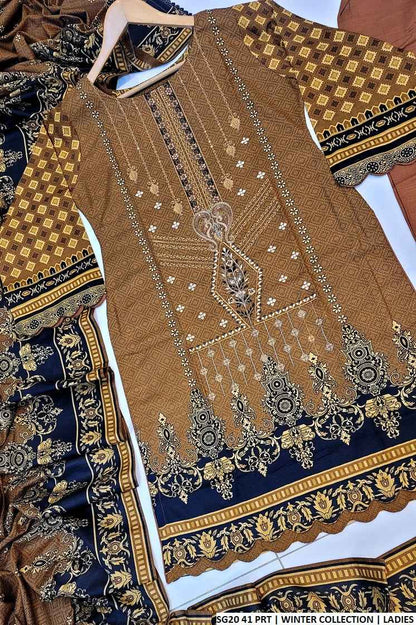 SG20 41 Print Pakistani women's Sulb Khaddar 3-piece winter outfit back view