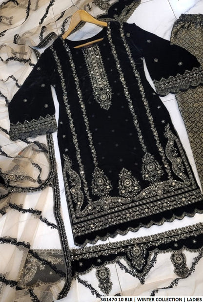 SG1470 10 Pakistani women's velvet outfit with jamawar trouser back view