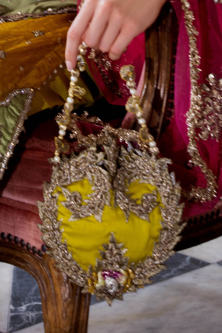 KB P279 MEHNDI | POUCH