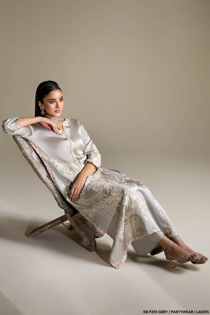 Pakistani women's grey velvet embroidered suit detail view