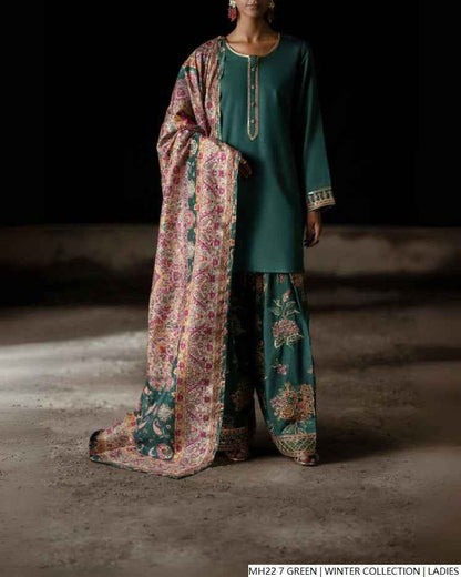 Khaddar straight shirt green - Pakistani women's winter 3-piece suit with digital print dupatta front view