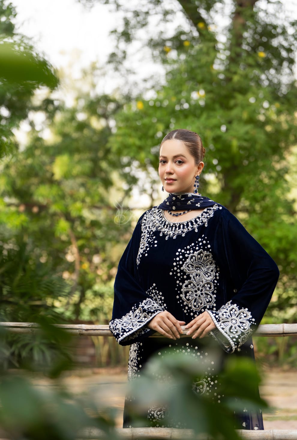 Pakistani women's navy blue velvet long kaftan plazo detail view