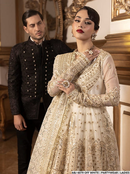 Pakistani women's off white chiffon short frock detail view