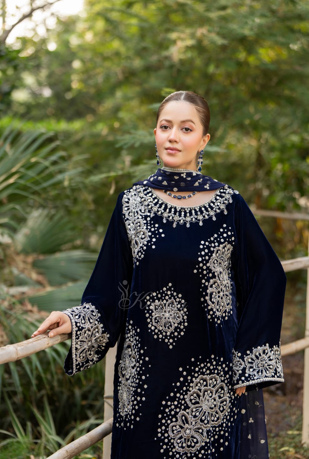 Navy blue velvet Pakistani women's long kaftan with plazo side view