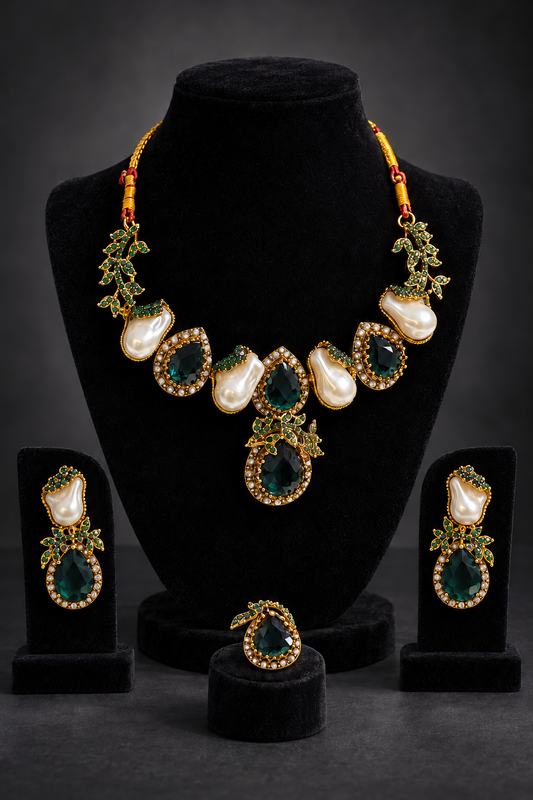 JW308 – Dark Green & Ivory Gold-Tone Jewellery Set